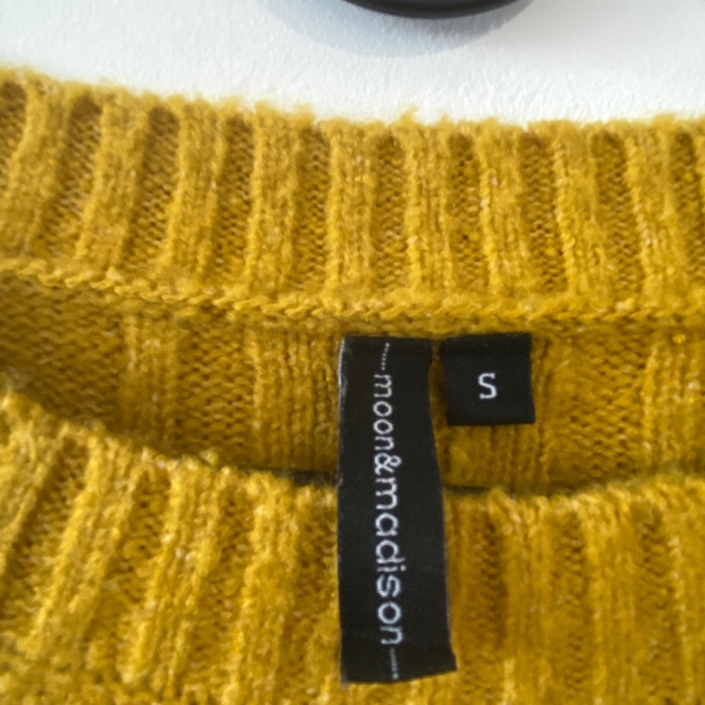 Sweater - Picture 5 of 5